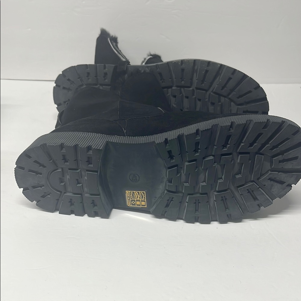 Women's Black Ankle Boots - Picture 4 of 5